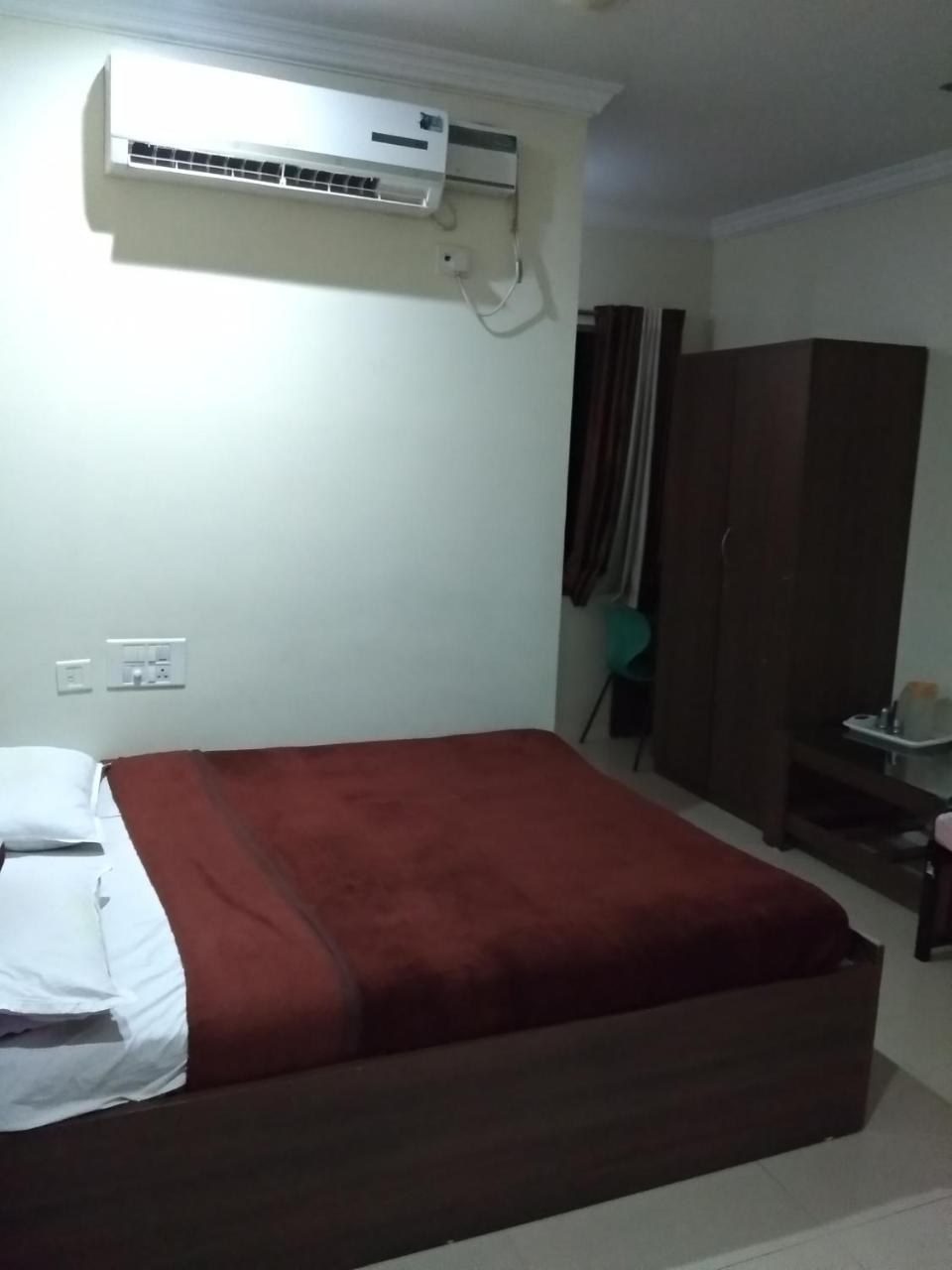 Sai Tirumala Residency Тирупати Экстерьер фото