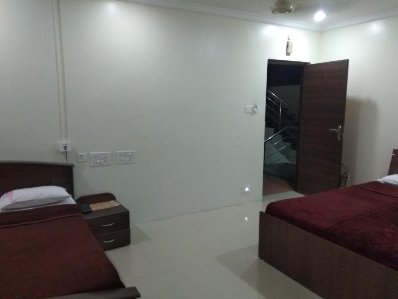 Sai Tirumala Residency Тирупати Экстерьер фото