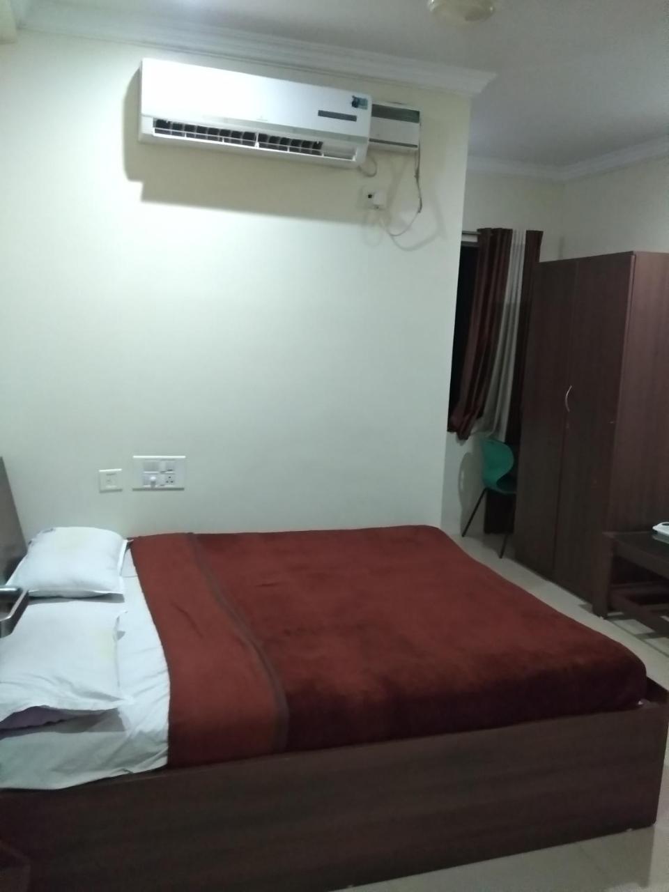 Sai Tirumala Residency Тирупати Экстерьер фото