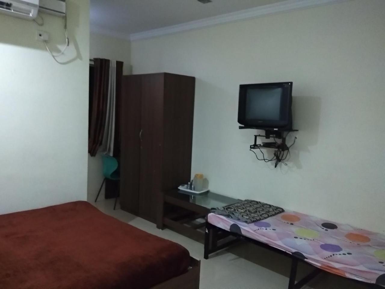 Sai Tirumala Residency Тирупати Экстерьер фото